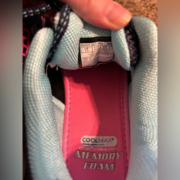 amazon women's fila sneakers